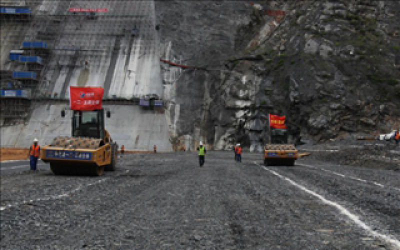 兩河口水電站大壩填筑智能碾壓系統研發與應用通過階段驗收