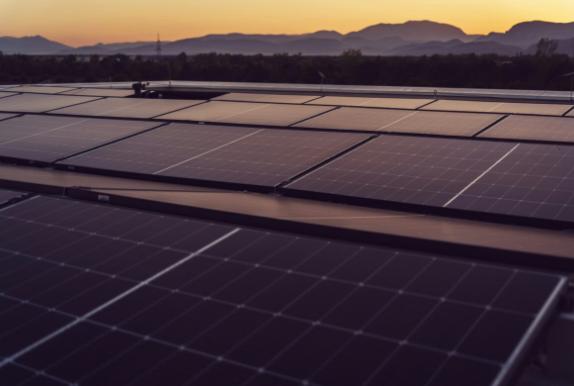 贊比亞推進(jìn)總統(tǒng)太陽(yáng)能計(jì)劃 將在公共機(jī)構(gòu)安裝50兆瓦太陽(yáng)能發(fā)電系統(tǒng)