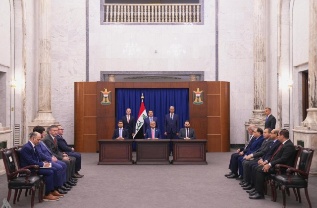 伊拉克與埃克森美孚簽署石油合作協議推動馬吉努恩油田開發