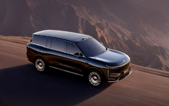 上汽集團旗下高端品牌智己全新輔助駕駛系統發布，旗艦SUV LS9上市