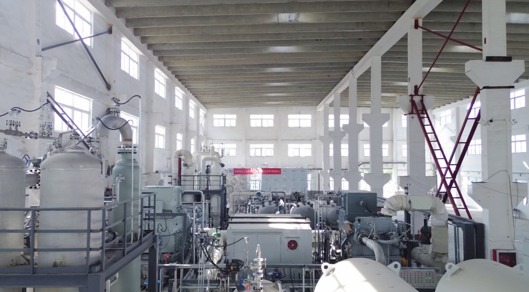 世界首套兆瓦級(jí)全液態(tài)二氧化碳儲(chǔ)能機(jī)組投運(yùn)