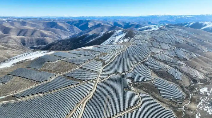 兩座百萬(wàn)千瓦光伏電站同步投產(chǎn)！