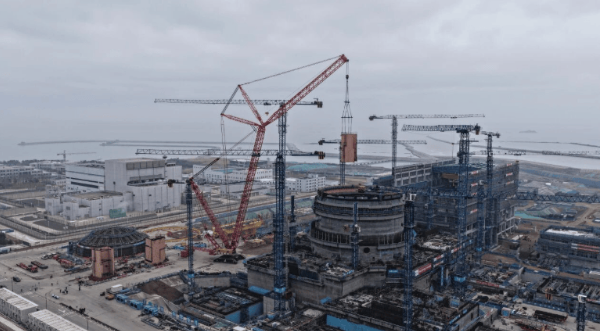 中國華能集團(tuán)石島灣核電擴建工程1號核島SG首個模塊吊裝就位